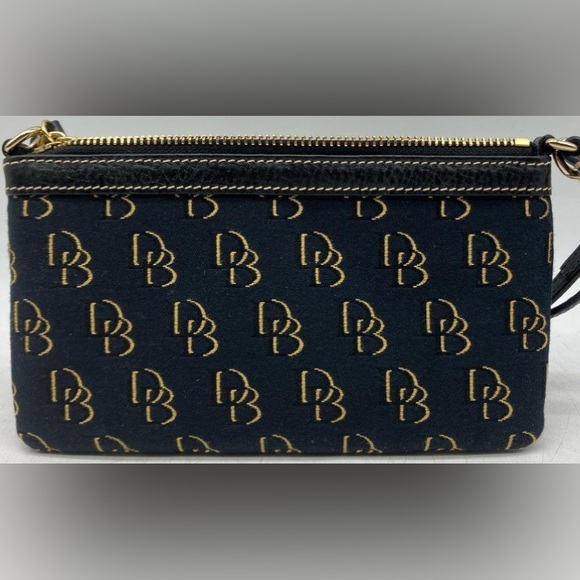 EUC Dooney & Bourke Grooved Leather Top Zip Wristlet Clutch Black Gold Monogram - Picture 5 of 7